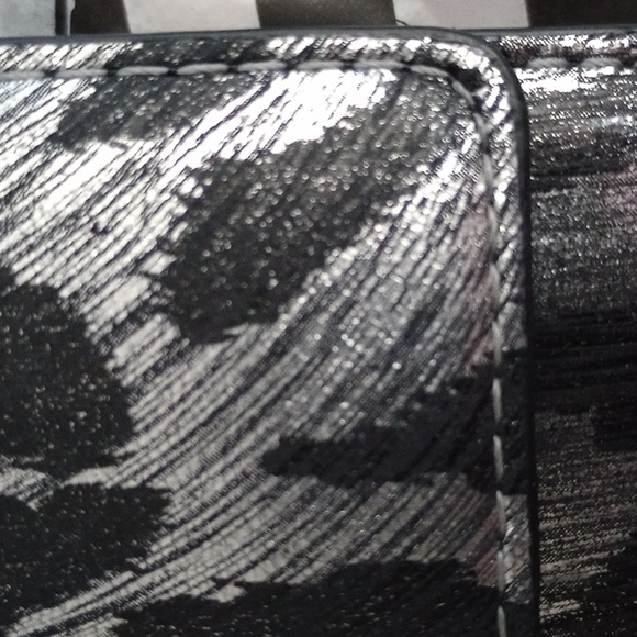 Michael Kors Shiny Leather Empire Leopard Print Silver Latch Perfect Condition - Picture 10 of 11